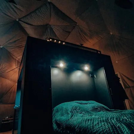 Tatra Glamp - Siec Noclegowa Tatra Glamp Lüks kamp alanı Okrzeszyn